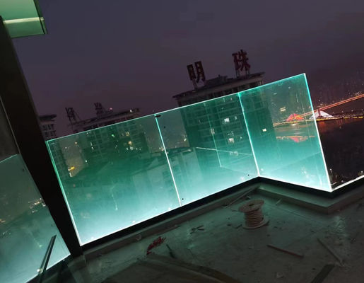 อลูมิเนียมและกระจกไร้กรอบ รูปทรงสี่เหลี่ยมที่มีแสง LED