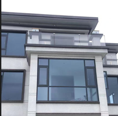 พาวเดอร์เคลือบอลูมิเนียม U Channel Glass Railing สําหรับสภาพแวดล้อมอาคาร