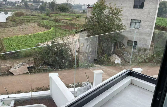 อัลลูมิเนียม U Channel Glass Railing อัลลูมิเนียม Glass Balustrade