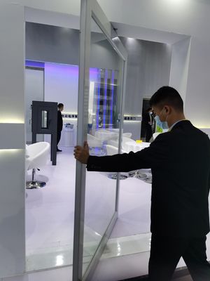 คุณภาพ  Slim Frame Aluminum Pivot Door Tempered Clear Glass Entrance Pivot Door โรงงาน