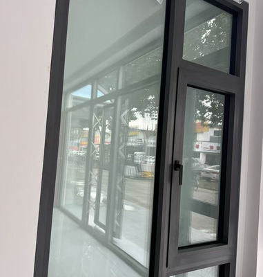 อลูมิเนียม Swing Sash หน้าต่าง Fluorocarbon Spraying ด้วยกระจก laminated