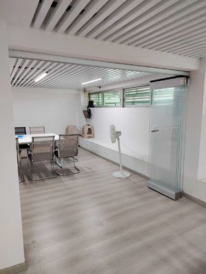 ป้องกันพายุไต้หวัน กระจกกระจกกระชับสองประตู ความปลอดภัยสูง ปรับแต่ง