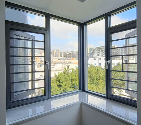 หน้าต่างสวิงอลูมิเนียมที่สามารถปรับแต่งได้ หน้าต่างสวิงอลูมิเนียมที่เคลือบด้วยผง