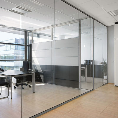ความปลอดภัยทางธุรกิจ ภายในกระจกส่วนแบ่ง สํานักงาน