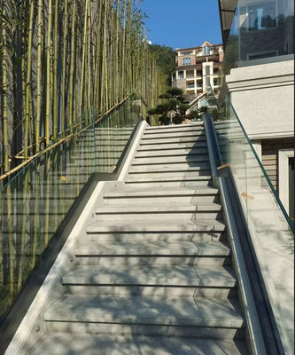 Lamel Outdoor Glass Balcony Balustrade กับอัลลูมิเนียม U Shape ช่องทาง