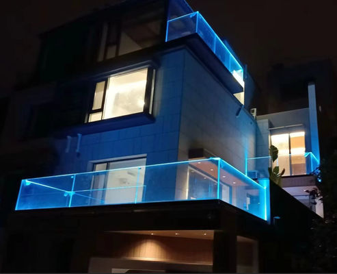 อัลลูมิเนียม U Channel Glass Railing กลางแจ้ง น้ําหนักเบาด้วยไฟ LED