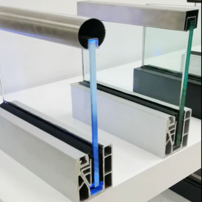 SGCC กระจกกระชับ U Channel Glass Balustrade โครงสร้างที่มั่นคง ไฟ LED