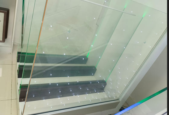อลูมิเนียม U Channel Glass Balustrade ทนต่อสภาพอากาศสําหรับกลางแจ้ง