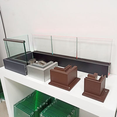 ปรับแต่ง 12 มิลลิเมตร อลูมิเนียม U Channel Glass Railing 304 SS แฮนเดริล