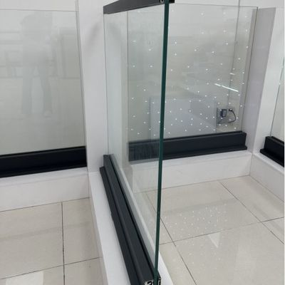 รั้วแก้วโมเดน 8+8 มิลลิเมตร กระจกเรือนกระจกอลูมิเนียม U Channel Glass Railing