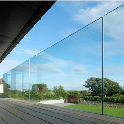 รั้วแก้วโมเดน 8+8 มิลลิเมตร กระจกเรือนกระจกอลูมิเนียม U Channel Glass Railing