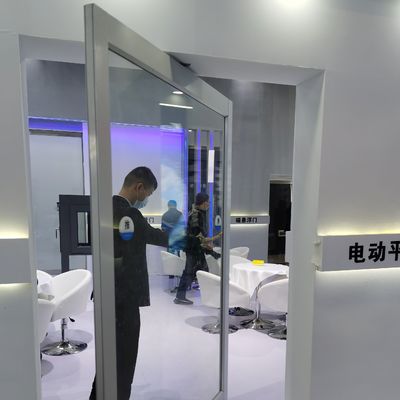 โครงกรอบอลูมิเนียมเหล็กสแตนเลส ดีไซน์หรูหรา ลายกระจกกระชับกระจกหน้าประตูสลับในขนาดที่กําหนดเองสําหรับชนิดกระจกเดียวและสอง