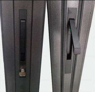 ประตูพับจากอลูมิเนียมที่แข็งแกร่งและทนทานต่ออากาศ