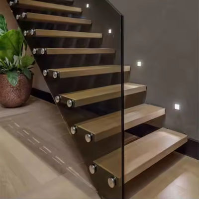 กระดานกระจก laminated ที่สามารถปรับปรุงบันไดพลอยที่มีสตินเกอร์เหล็กคาร์บอนแข็ง