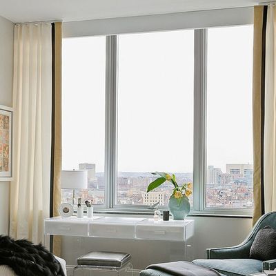 หน้าต่างบานเลื่อนกระจกสองชั้นพร้อมกรอบอลูมิเนียมอัลลอยด์และกระจกฉนวนสำหรับอายุการใช้งาน 50 ปี