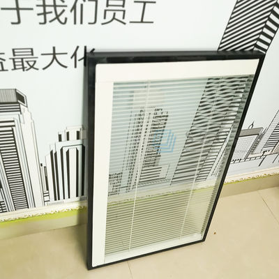 ใบพัดบานเกล็ดฉนวนสองชั้นพร้อมซีลหน้าต่างบานเปิดแบบสวิงพร้อมอุปกรณ์มู่ลี่ด้านในระหว่างกระจก