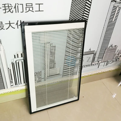 ใบพัดบานเกล็ดฉนวนสองชั้นพร้อมซีลหน้าต่างบานเปิดแบบสวิงพร้อมอุปกรณ์มู่ลี่ด้านในระหว่างกระจก