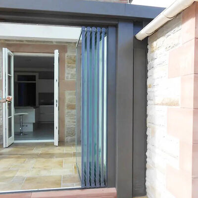 ประตูบานเลื่อนพับอลูมิเนียม กระจกนิรภัยลามิเนตใส 5+5 มม. สำหรับกั้นห้องระเบียง