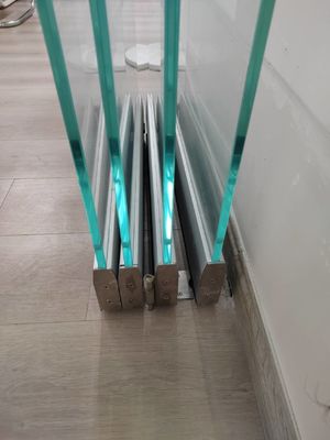 ประตูภายนอกกระจกอะลูมิเนียมแบบกันหนาว สําหรับอาคารพาณิชย์ การออกแบบพลังงาน